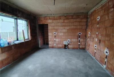 Duplex cu 4 camere cu Canalizare în Moșnița Nouă - 4