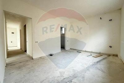 Casă cu 4 camere cu Teren 300 Mp în Nord - 9