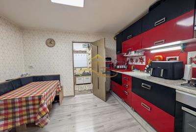 Apartament cu 3 camere decomandat în 9 Mai - 22