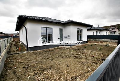 Casă la cheie  pe 1 nivel  4 cam. 2 bai ,650 mp. teren - 26