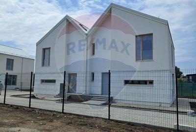 Casă cu 4 camere cu Teren 250 Mp în Nord - 16