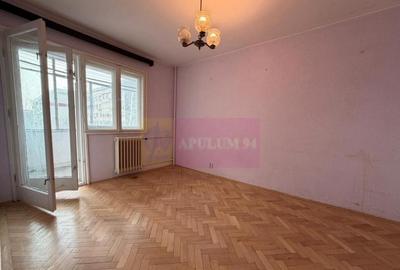 Apartament cu 3 camere decomandat în Berceni - 9