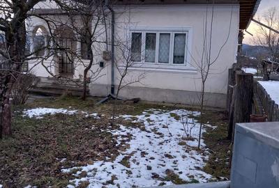 Casă cu 3 camere cu Teren 1900 Mp în Voinești - 1