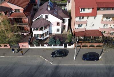 Casă cu 12 camere cu Teren 300 Mp în Central - 25