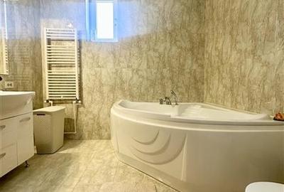 Casă individuală cu 5 camere cu Canalizare în Central - 44