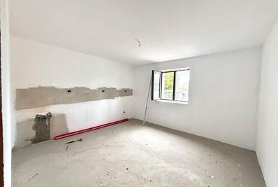 Casă individuală cu 4 camere cu Canalizare în Sânmihaiu Român