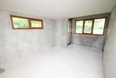 Casă cu 7 camere cu Teren 3000 Mp în Central - 10