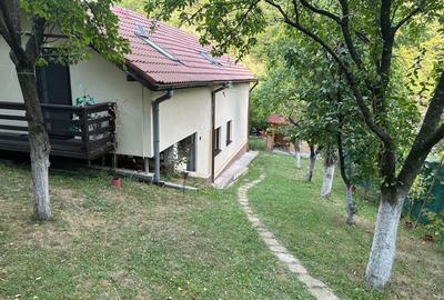Casă cu 4 camere în Central - 1