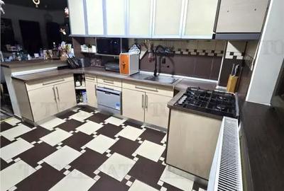 Casă cu 8 camere cu Teren 419 Mp în Corbeanca - 5