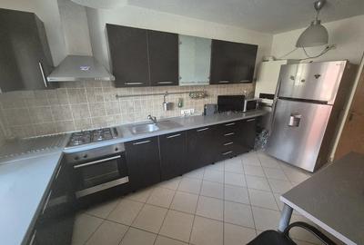 Casă cu 5 camere cu Teren 250 Mp în Central
