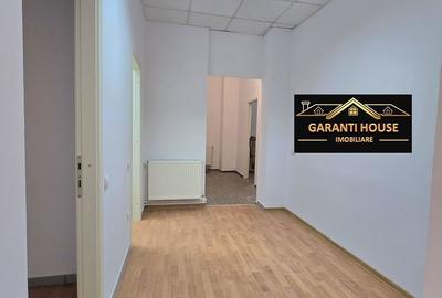 Spațiu comercial, de 98 mp, în Central - 3