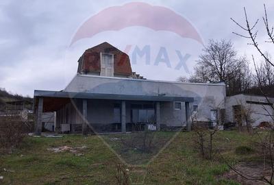 Spațiu comercial, de 2,000 mp, în Nadășu - 2