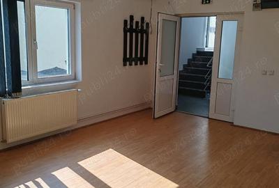 Spațiu comercial, de 25 mp, în Central - 5