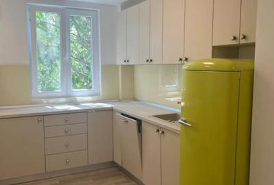 Apartament cu 4 camere decomandat în Rahova