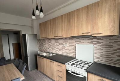 Proprietar-inchiriez apartament 2 cam,Iuliu Maniu nr.405,parcare subt.