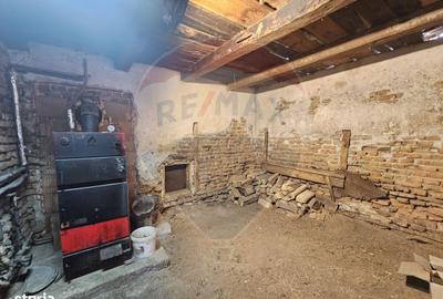 Casă cu 4 camere cu Teren 1371 Mp în Crivina - 5