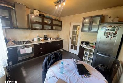 Apartament cu 3 camere decomandat, mobilat în 13 Septembrie - 10