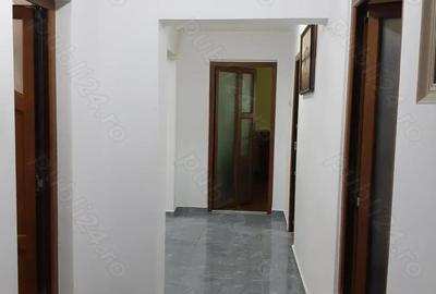Apartament cu 3 camere decomandat în Barieră - 18