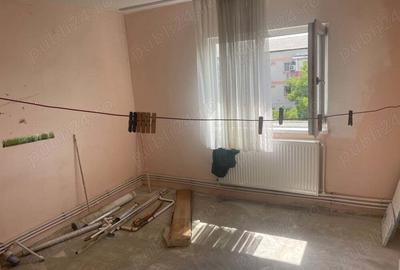 Vand apartament cu doua camere decomandat HCC - 4