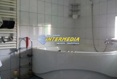 Casă cu Teren 200 Mp în Central