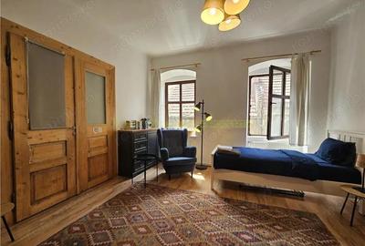 Apartament cu 2 camere nedecomandat în Centrul Istoric