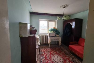 Apartament cu 2 camere decomandat, etaj 1/4, zona Dacia - 4