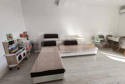 Casă cu 3 camere cu Teren 350 Mp în Moșnița Nouă - 1