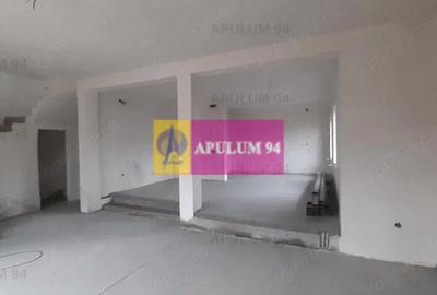 Casă cu Teren 433 Mp în 1 Decembrie - 12
