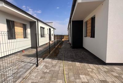 Duplex cu 3 camere cu Canalizare în Moșnița Nouă - 7