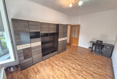 Vanzare apartament 2 camere in casa zona Centrul Vechi