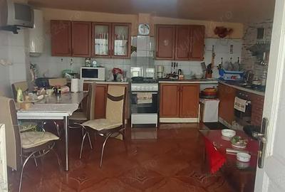 Casă cu 6 camere cu Teren 500 Mp în Stadion - 2