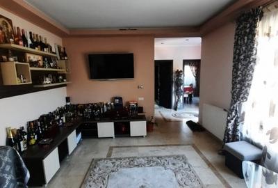 Vand casa cocheta Nacodari .