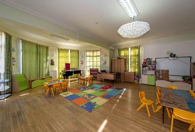 Vila spatioasa de vanzare, ideala pentru investitie - 24