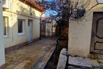 Casă individuală cu 3 camere cu Teren 200 Mp în 13 Septembrie - 6