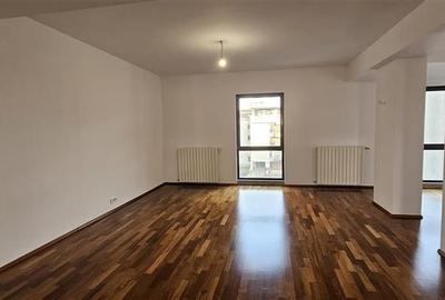 Apartament cu 4 camere semidecomandat, mobilat în Central - 2
