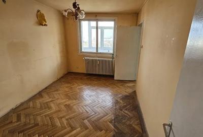 Apartament cu 2 camere semidecomandat în Vatra Luminoasă