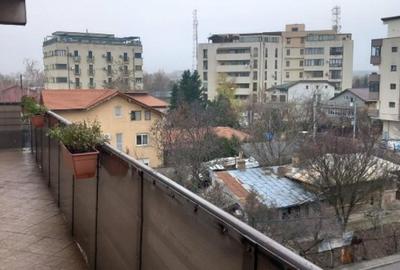 Apartament cu 3 camere decomandat în Băneasa - 11