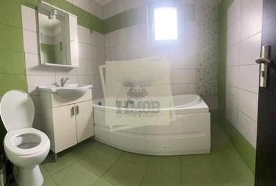 Casa pretabila muncitori cu 4 camere si 3 bai in Sura Mare - 3