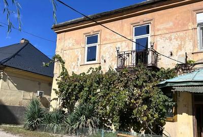 Apartament cu 3 camere semidecomandat în Central - 1