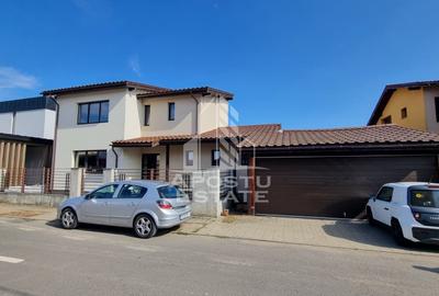 Casă individuală cu 4 camere cu Canalizare în Dumbrăvița