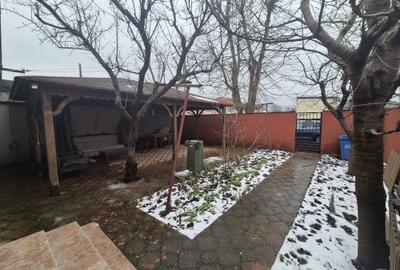 Casă cu 4 camere cu Canalizare în Central - 4