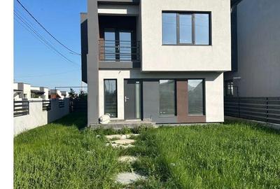 Casă cu 3 camere cu Canalizare în Central - 2