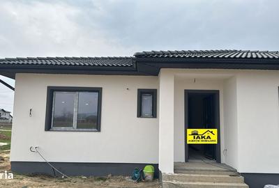 Casă cu 3 camere în Recea