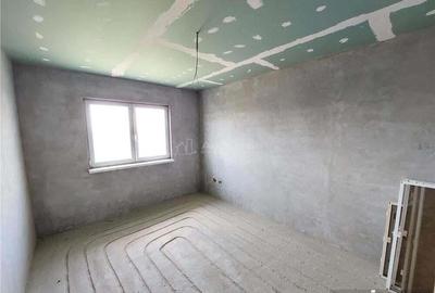 Casă cu Teren 1400 Mp în Mărăcineni - 6