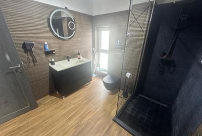 Casă individuală cu 6 camere cu Canalizare în Central - 27