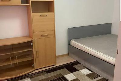 Vand apt 2 camere in calea sagului.