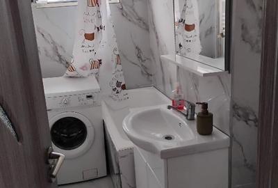 Apartament cu 3 camere semidecomandat, mobilat în Dâmbovița - 1