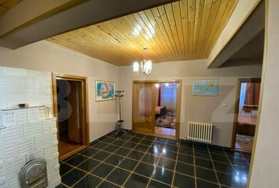 Vila cu potential de transformare in pensiune, 13 camere, Ti - 15