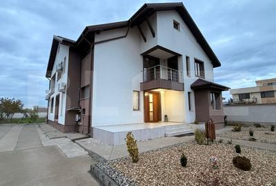 Casă individuală cu 5 camere cu Teren 1025 Mp în Exterior Est