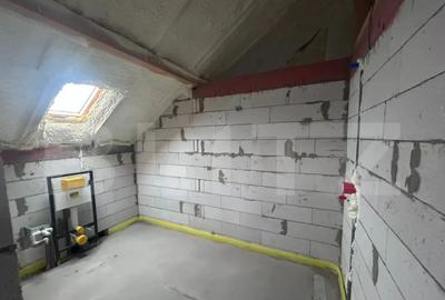 Casă cu 4 camere cu Teren 700 Mp în Central - 10